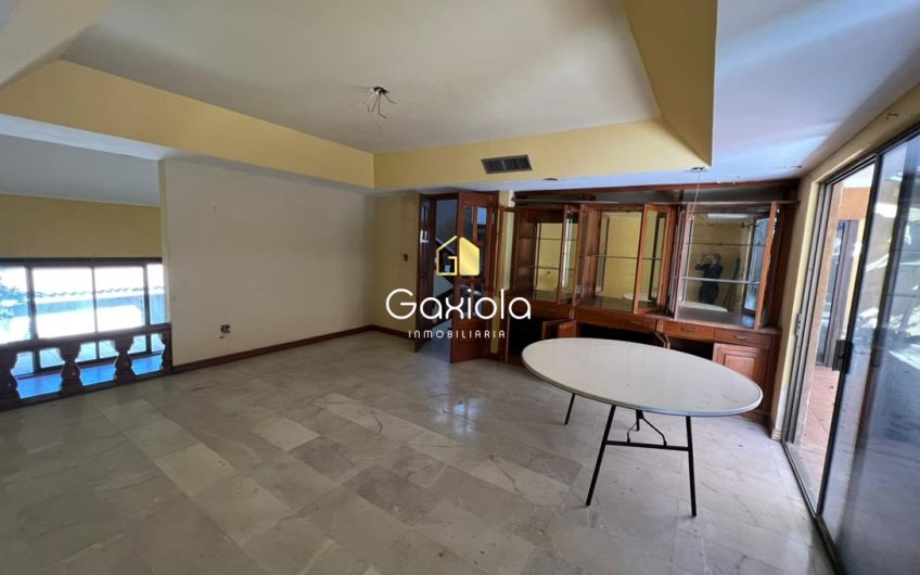 Se vende casa como Terreno de 1339 m2 en Col. Guadalupe