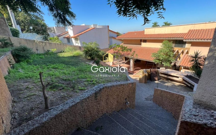 Se vende casa como Terreno de 1339 m2 en Col. Guadalupe