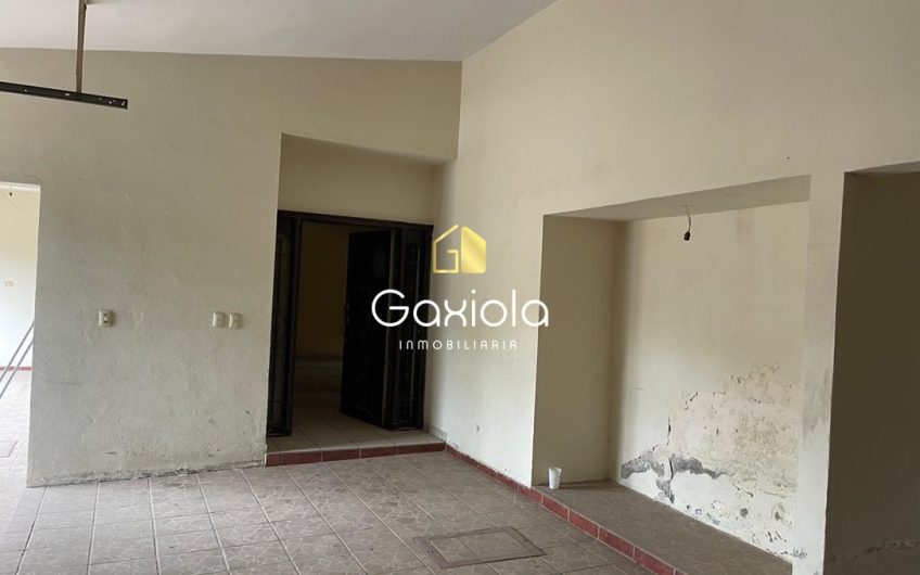 Se VENDE Casa con espacios amplios, Col. Diaz Ordaz