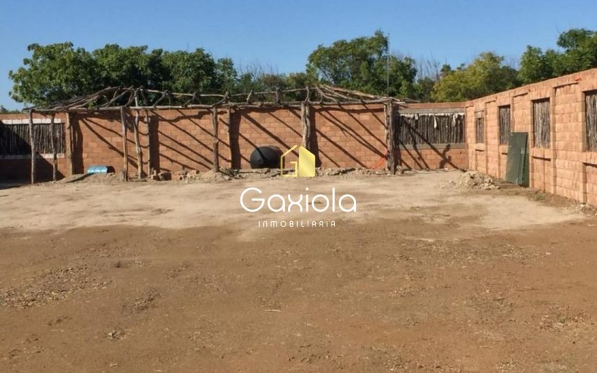 Se VENDE Terreno de 20×44, ubicado en la Limita de Itaje