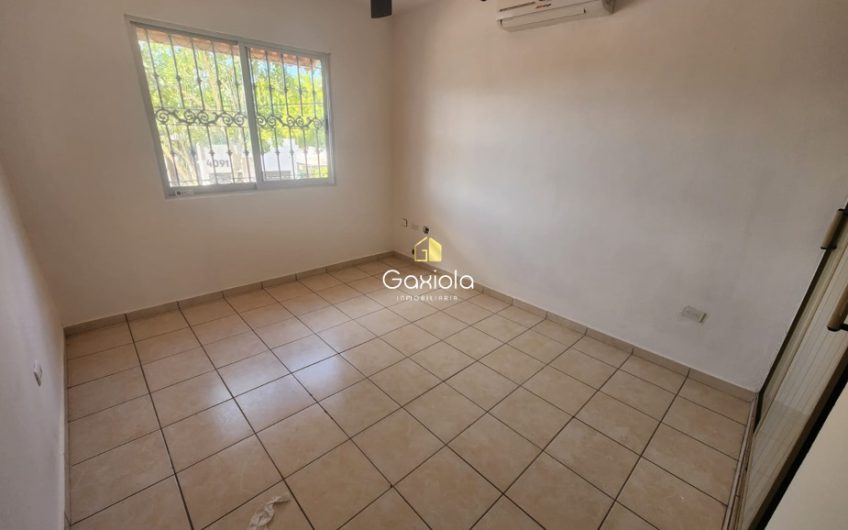 se RENTA casa de dos pisos sector Santa Fe