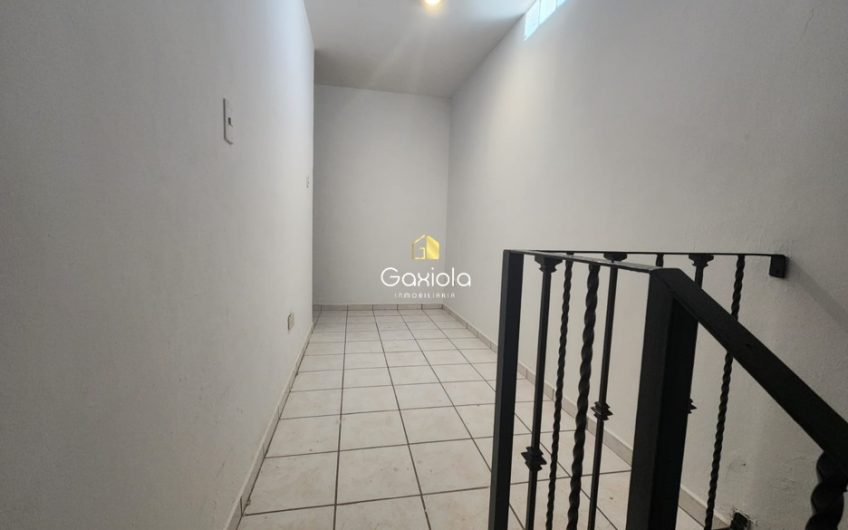 se RENTA casa de dos pisos sector Santa Fe