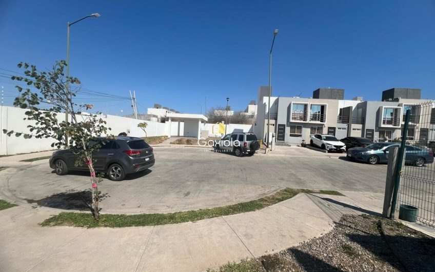 se RENTA casa en privada cumbres del sur