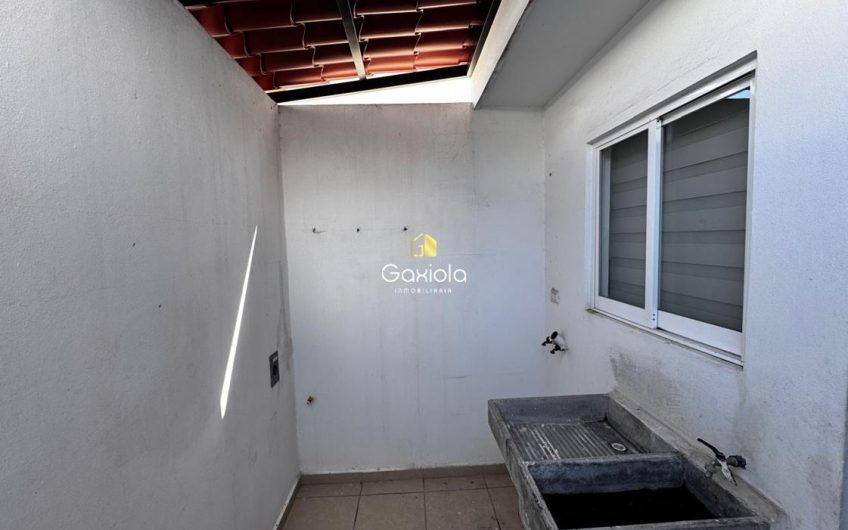 Se RENTA casa ubicada en Privada con acceso controlado, La Perla, Perisur