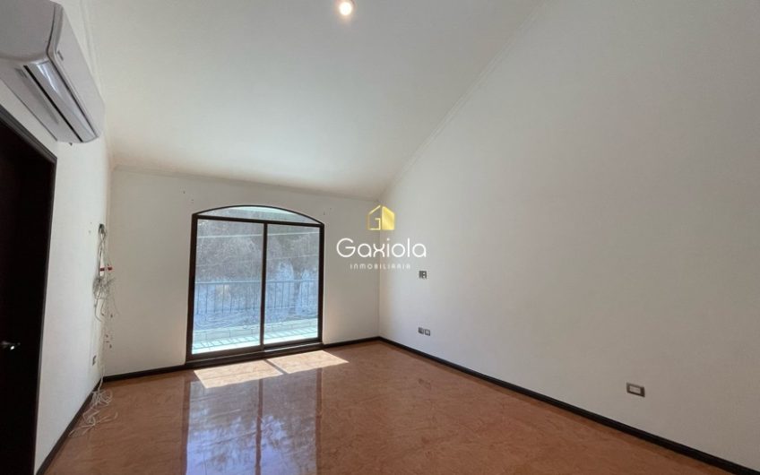 Se RENTA casa semiequipada en Colinas de San Miguel
