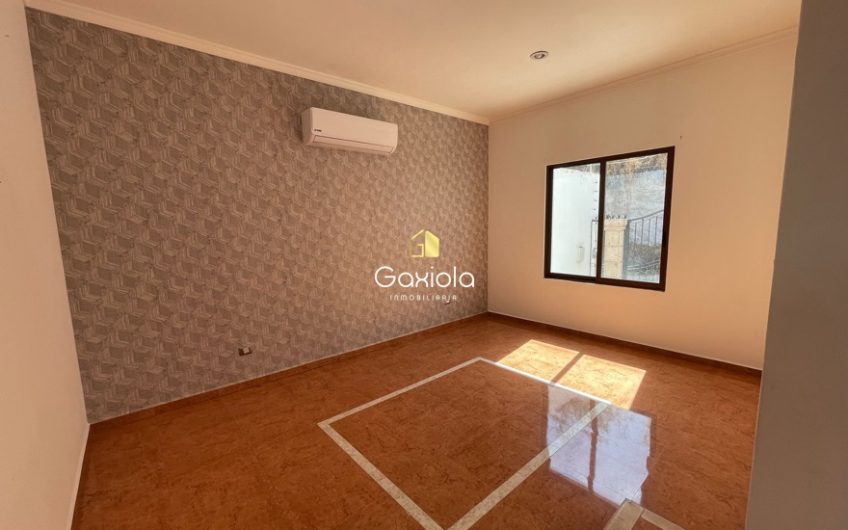 Se RENTA casa semiequipada en Colinas de San Miguel