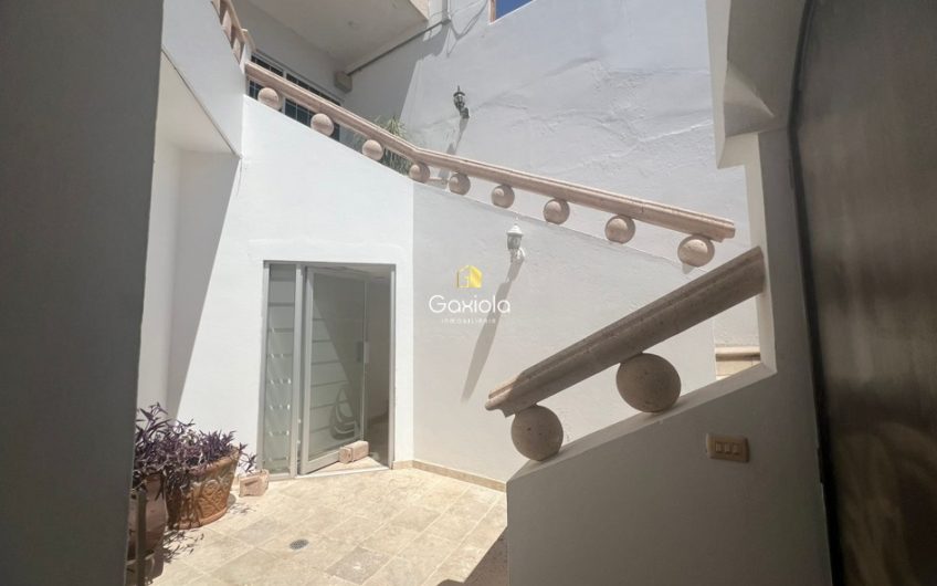 Se RENTA casa en Colinas de San Miguel