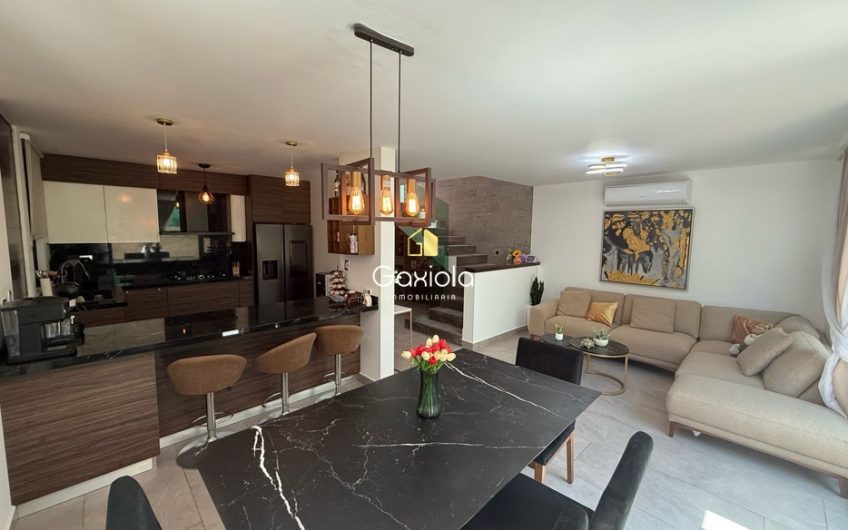 se VENDE casa ubicada en privada con acceso controlado y área común, sector Valle Alto, Novum Residencial