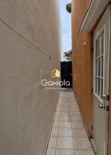 Se RENTA casa en Stanza Toscana, Privada Tiana