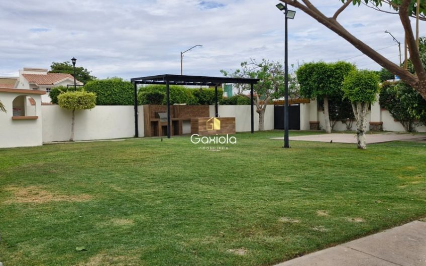 Se RENTA casa en Stanza Toscana, Privada Tiana