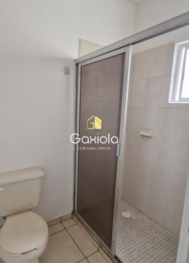Se RENTA casa en Stanza Toscana, Privada Tiana