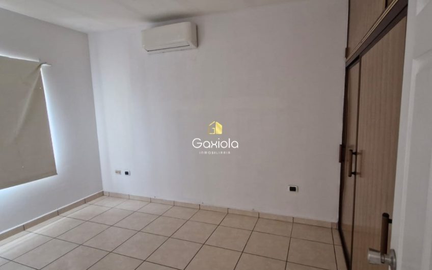 Se RENTA casa en Stanza Toscana, Privada Tiana