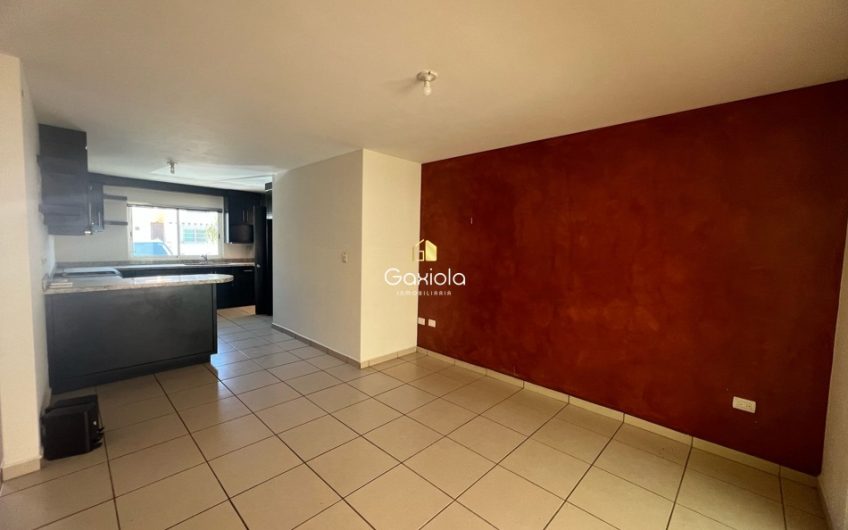 Se VENDE casa de dos pisos  en Valle alto