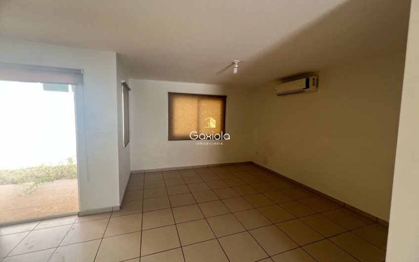 Se VENDE casa de dos pisos  en Valle alto