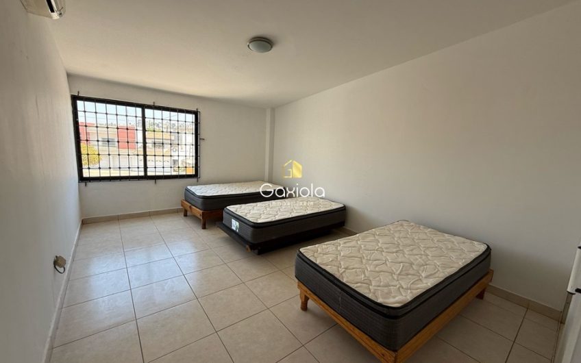 Se RENTA casa con 11 recamaras, Fracc. Villa Universidad