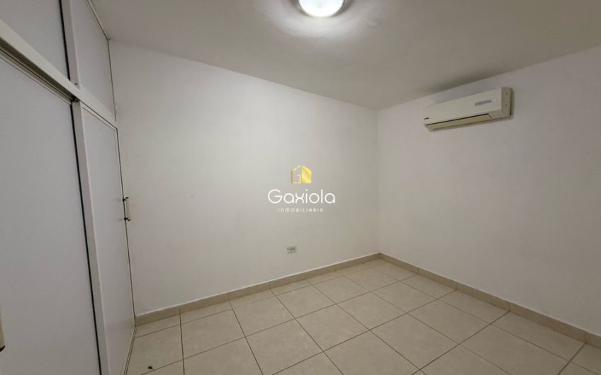 Se RENTA casa con 11 recamaras, Fracc. Villa Universidad