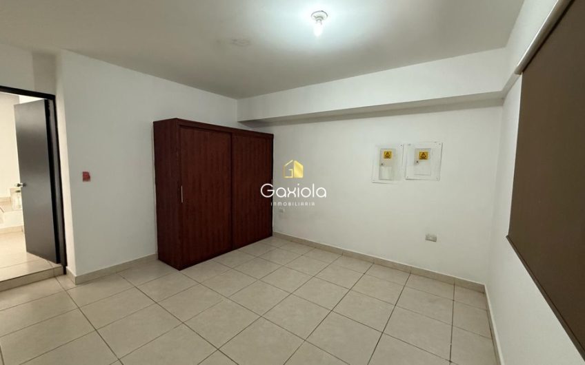 Se RENTA casa con 11 recamaras, Fracc. Villa Universidad