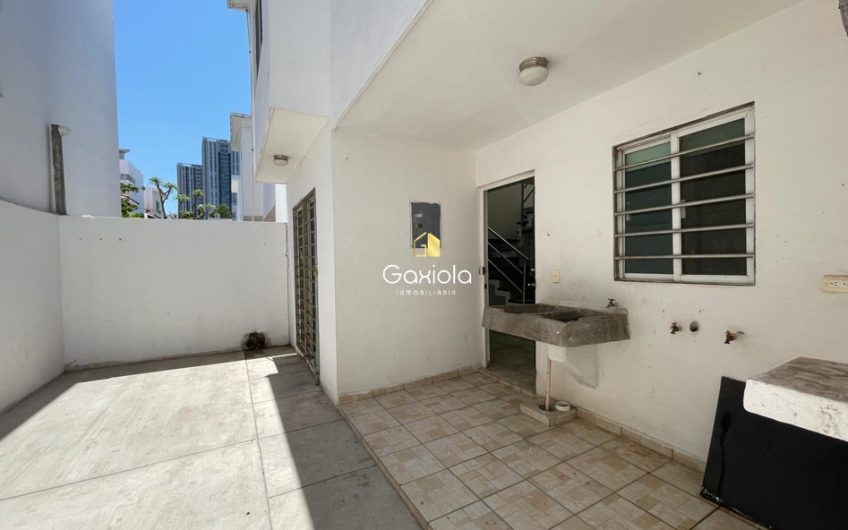 Se VENDE casa en Privada Bonanza, sector Tres Rios