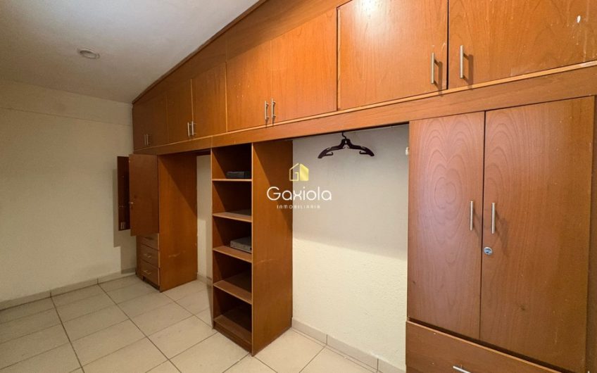 Se VENDE casa en Col. Chapultpec, cerca de plaza comercial Fórum