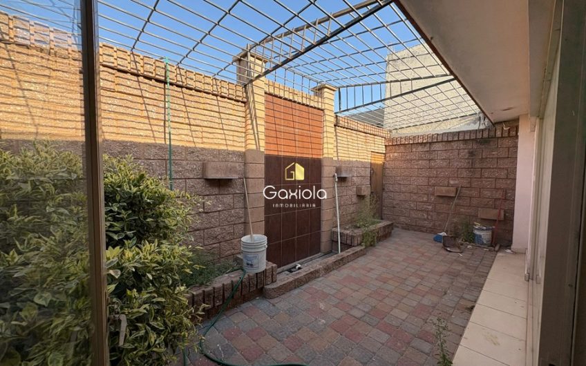 Se VENDE casa en Col. Chapultpec, cerca de plaza comercial Fórum