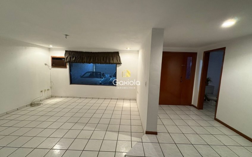 Se VENDE casa en Col. Chapultpec, cerca de plaza comercial Fórum
