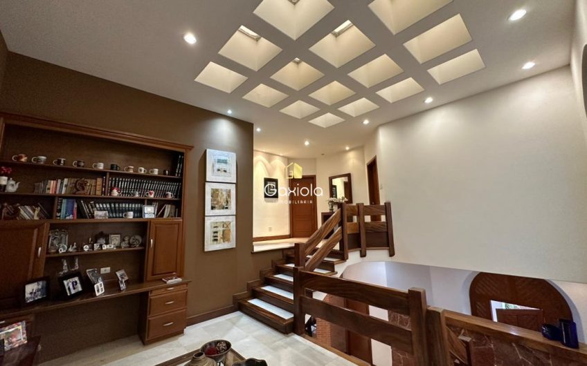 Se VENDE casa en Privada Lomas del bosque, con acceso controlado y área común con alberca