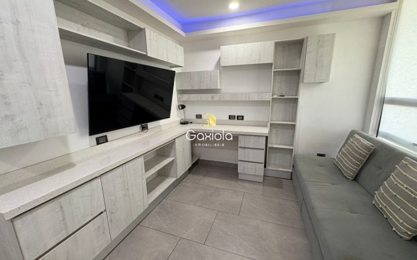 Se RENTA casa amueblada en Residencial Novum, sector Valle Alto