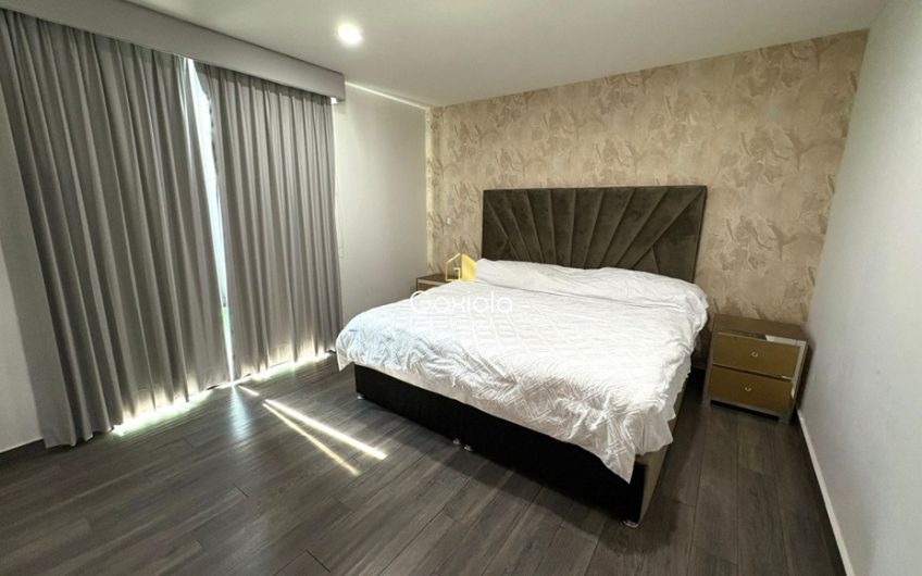 Se RENTA casa amueblada en Residencial Novum, sector Valle Alto