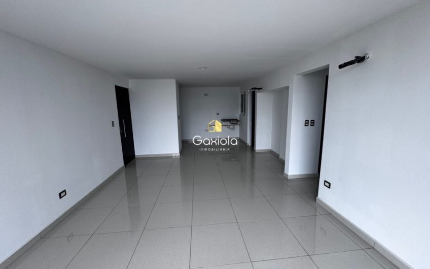 Se VENDE departamento en Torre Antaria con acceso controlado y área común con alberca