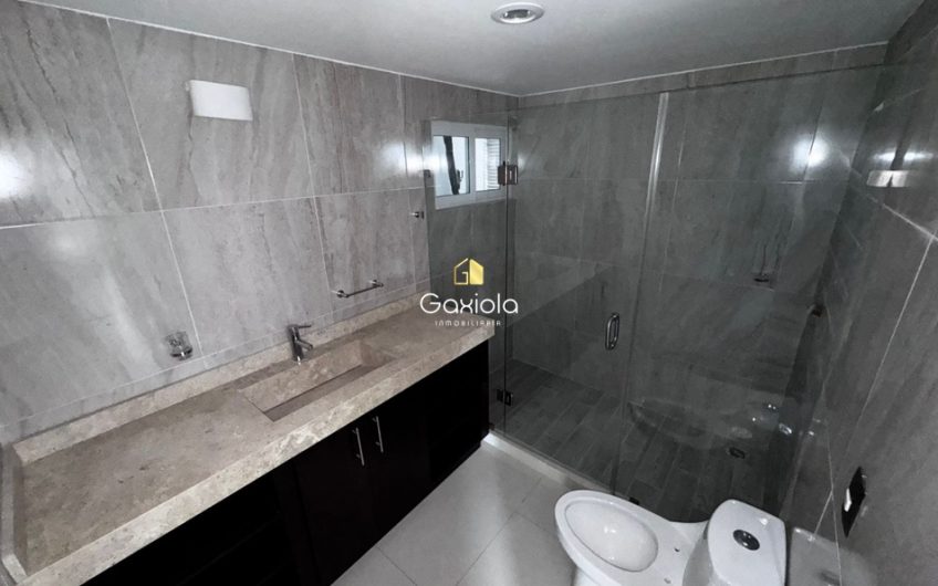 Se VENDE departamento en Torre Antaria con acceso controlado y área común con alberca