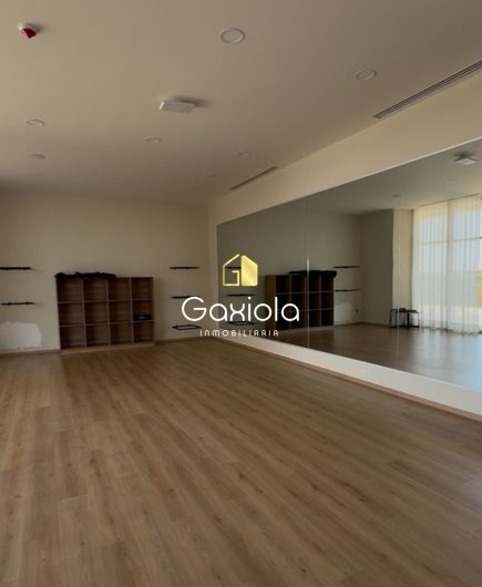 Se RENTA departamento amueblado en Torre Miletto – Cuatro Ríos
