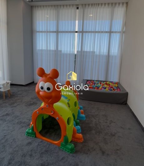 Se RENTA departamento amueblado en Torre Miletto – Cuatro Ríos