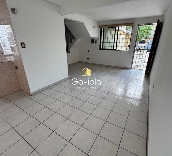 Se RENTA casa de dos pisos en Infonavit Humaya