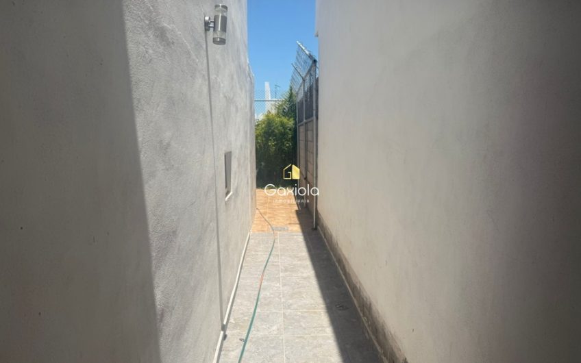 Se RENTA casa en privada Interlomas con acceso controlado