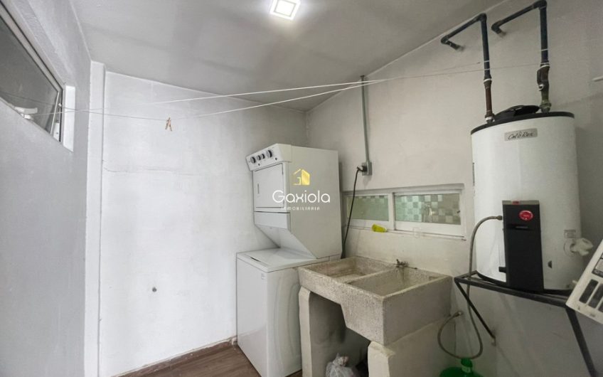 Se RENTA casa en privada Perisur con acceso controlado y dos areas comunes