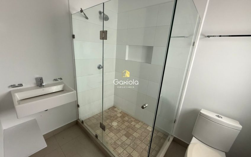 Se VENDE casa en Residencial Altezza con acceso controlado y área común