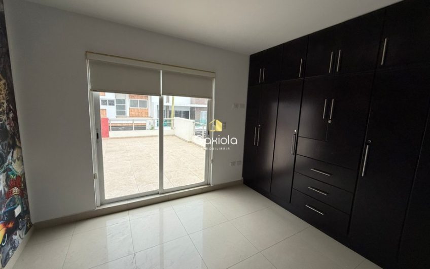 Se VENDE casa en Residencial Altezza con acceso controlado y área común
