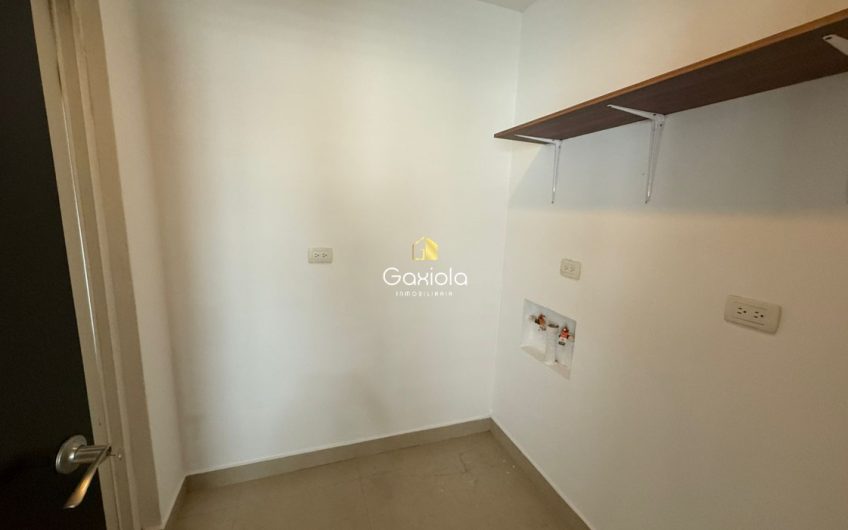 Se VENDE casa en Residencial Altezza con acceso controlado y área común
