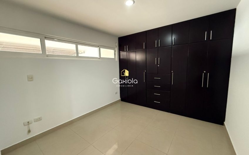 Se VENDE casa en Residencial Altezza con acceso controlado y área común