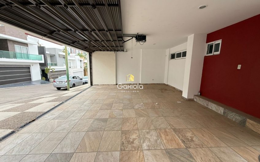 Se VENDE casa en Residencial Altezza con acceso controlado y área común