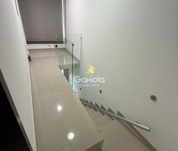Se RENTA departamento segunda planta en Col. Industrial Bravo
