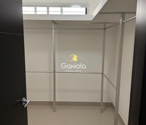 Se RENTA departamento segunda planta en Col. Industrial Bravo