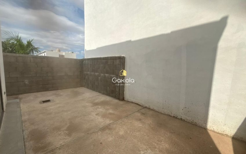 Se VENDE casa en Privada Valle Alto, con acceso controlado y área común non alberca