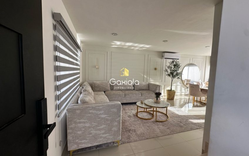 Se VENDE casa en Privada Portalegre, frente al área comun