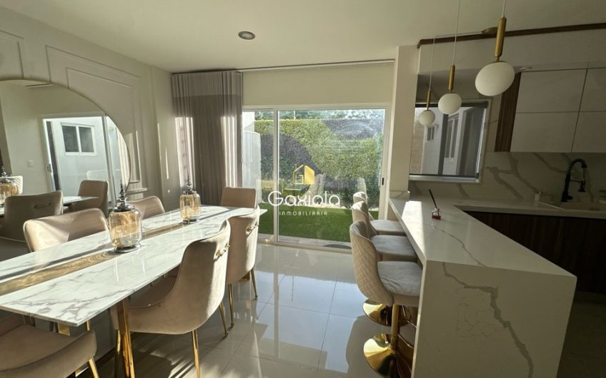 Se VENDE casa en Privada Portalegre, frente al área comun
