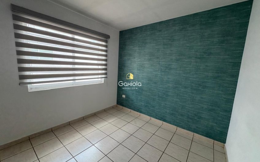 Se RENTA casa en Privada Bonanza, sector Tres Ríos