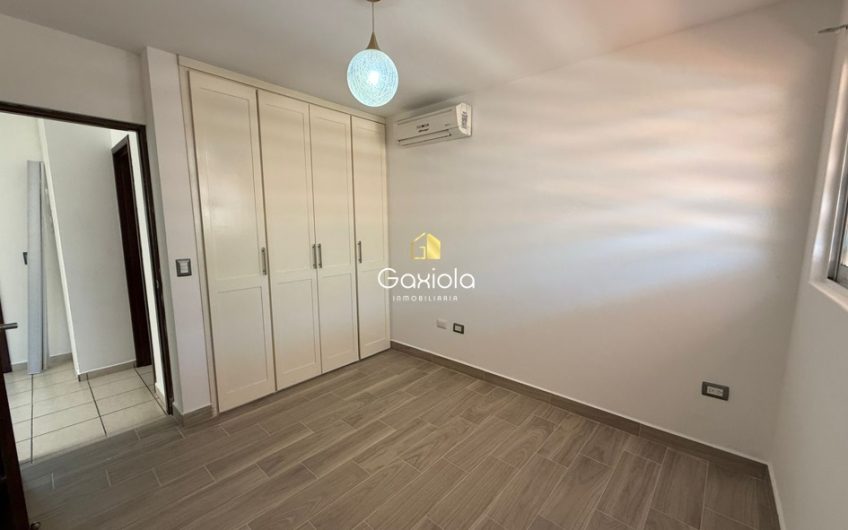 Se RENTA casa en Privada Bonanza, con acceso controlado