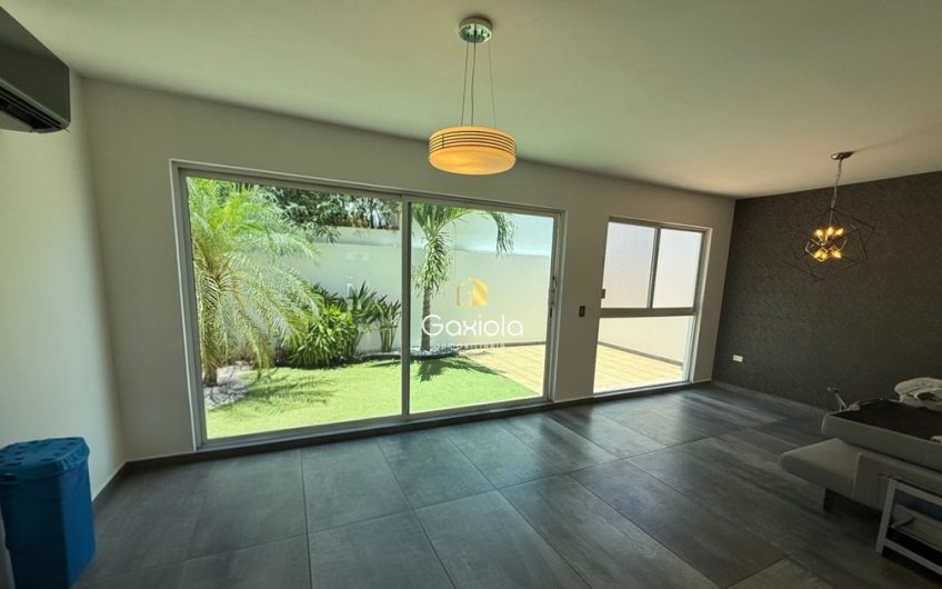 Se RENTA casa en Privada Bonanza, con acceso controlado