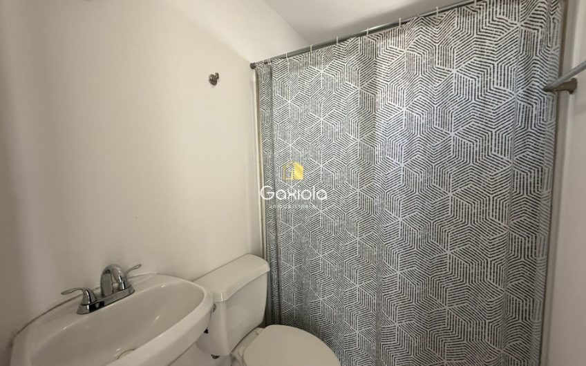 Se RENTA casa en Privada Bonanza, con acceso controlado