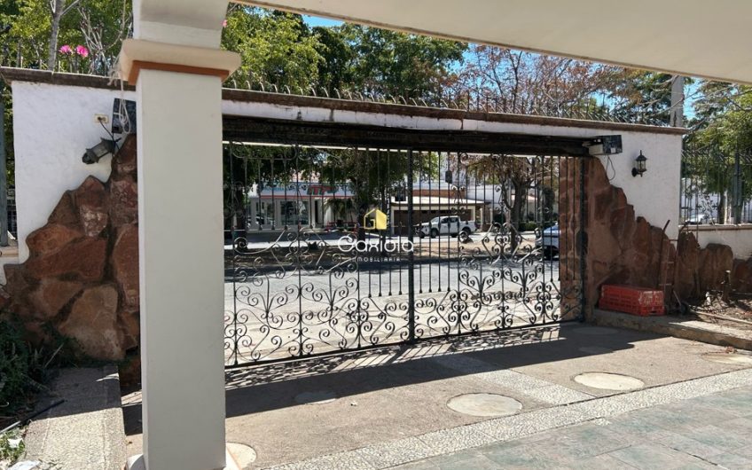 Se RENTA terreno en sector las quintas, ideal para negocio